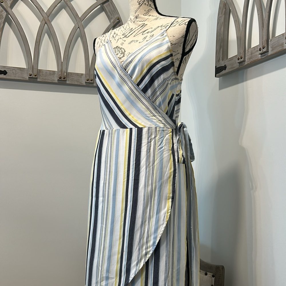 LOFT Striped Wrap Dress Adjustable Spaghetti Straps V-Neck Size 6P - Picture 6 of 12